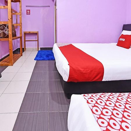 פנתאי צנאנג Oyo 90561 Awan Biru Motel מראה חיצוני תמונה