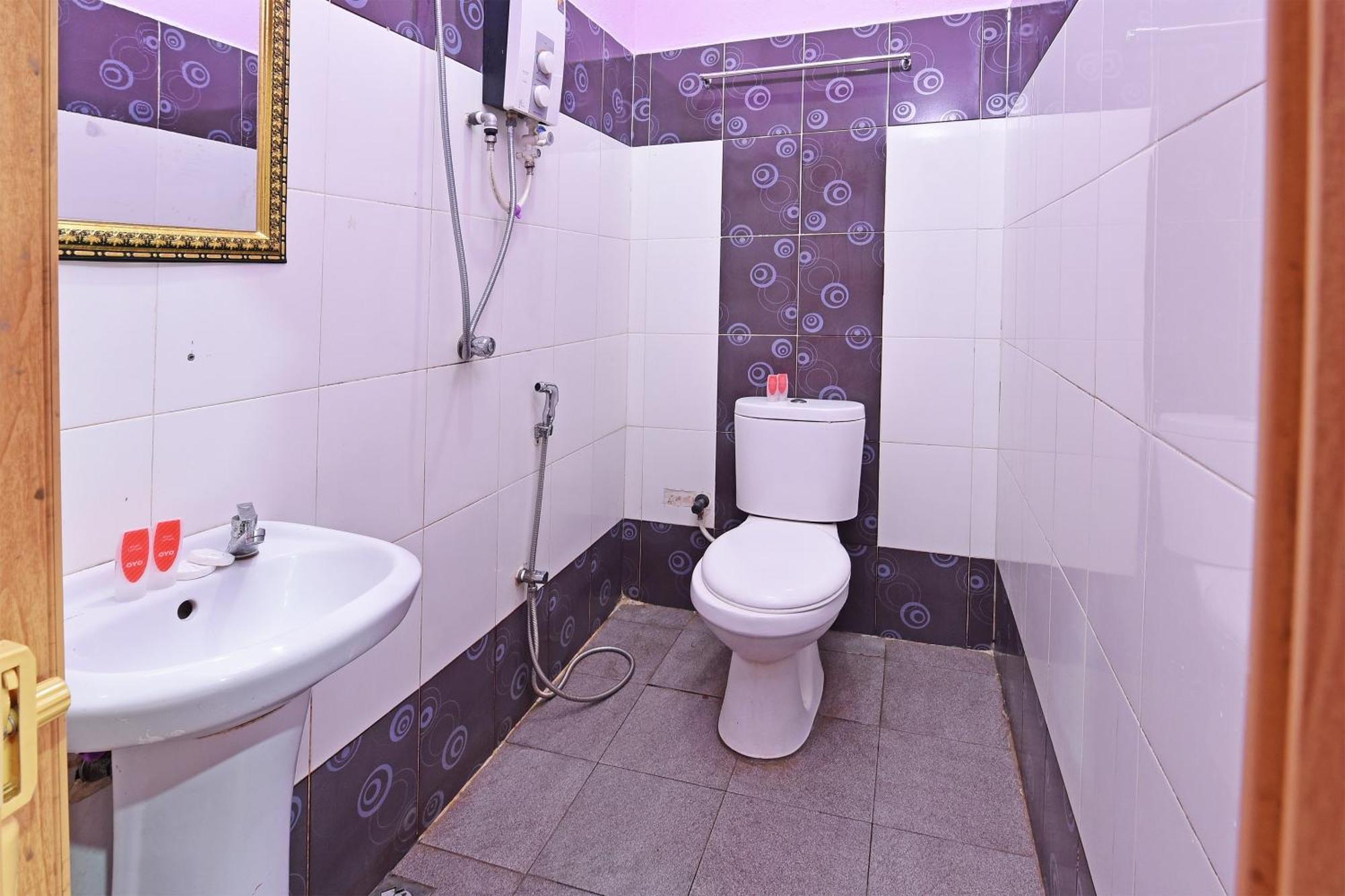 פנתאי צנאנג Oyo 90561 Awan Biru Motel מראה חיצוני תמונה